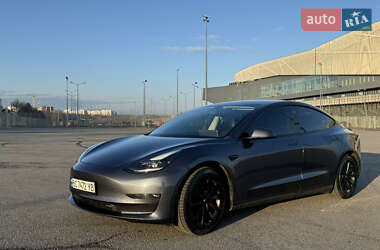Седан Tesla Model 3 2020 в 