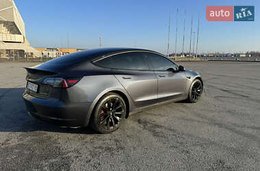 Седан Tesla Model 3 2020 в 