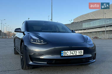 Седан Tesla Model 3 2020 в 