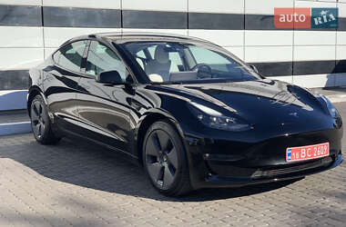 Седан Tesla Model 3 2023 в Рівному