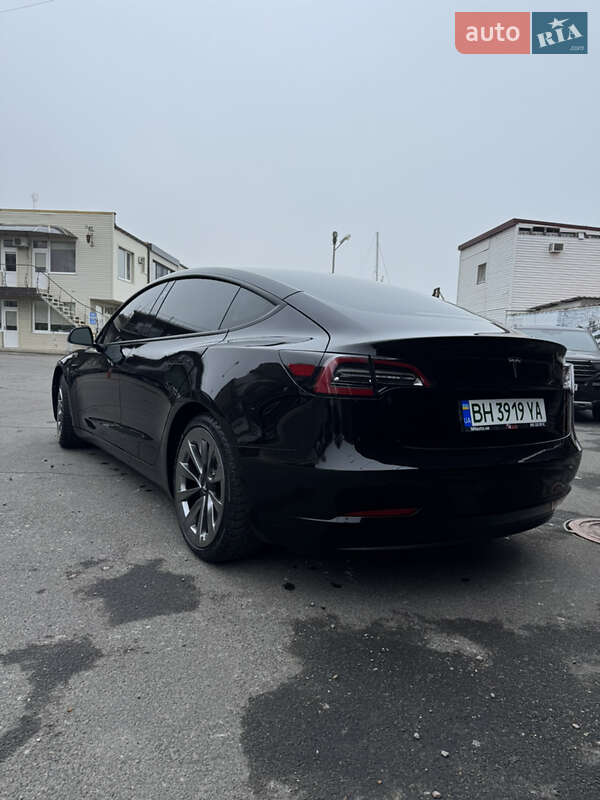 Седан Tesla Model 3 2021 в Одесі