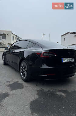 Седан Tesla Model 3 2021 в 