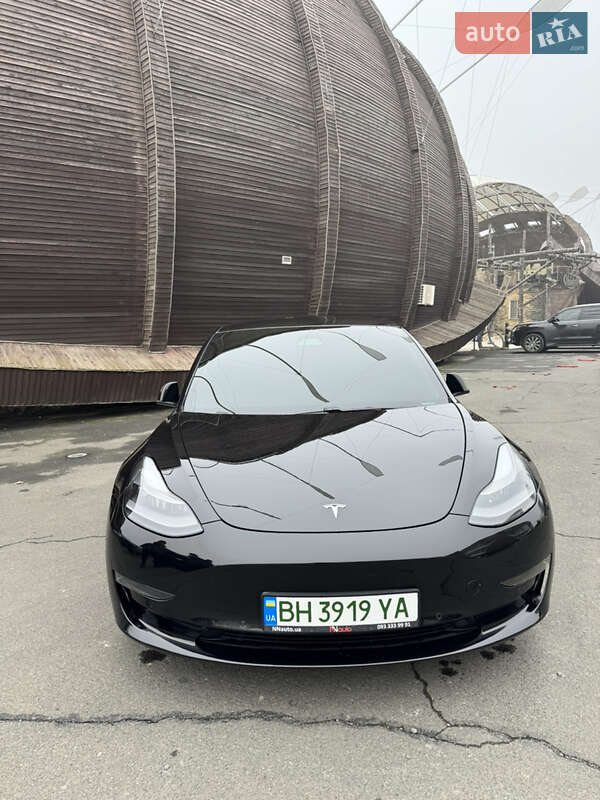 Седан Tesla Model 3 2021 в Одесі