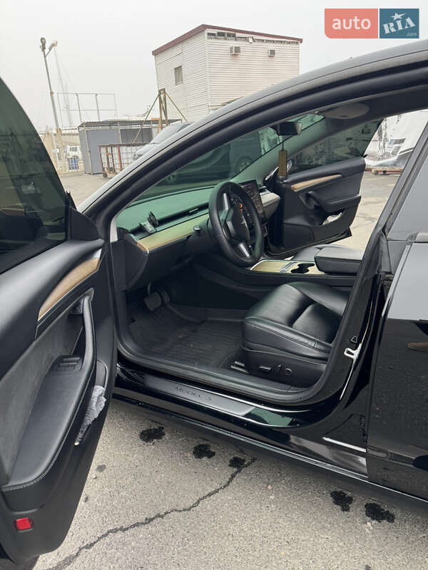 Седан Tesla Model 3 2021 в Одесі