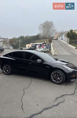 Седан Tesla Model 3 2021 в 