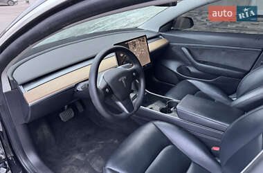 Седан Tesla Model 3 2019 в 