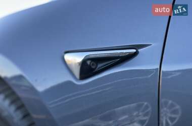 Седан Tesla Model 3 2019 в 