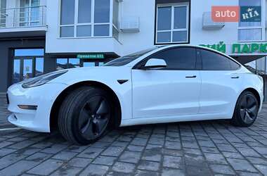 Седан Tesla Model 3 2019 в Трускавці