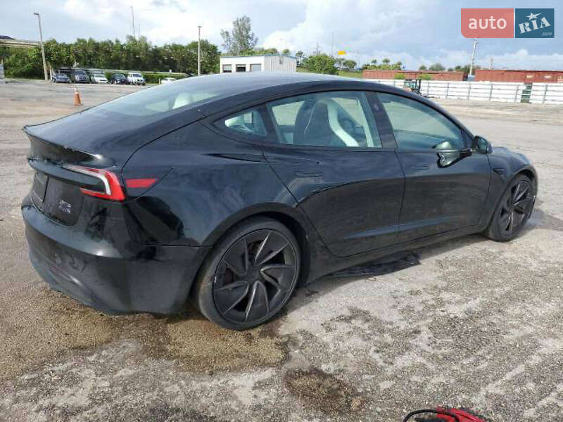Седан Tesla Model 3 2024 в Луцке