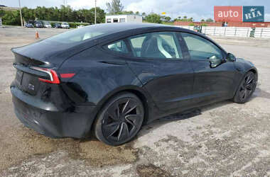 Седан Tesla Model 3 2024 в 