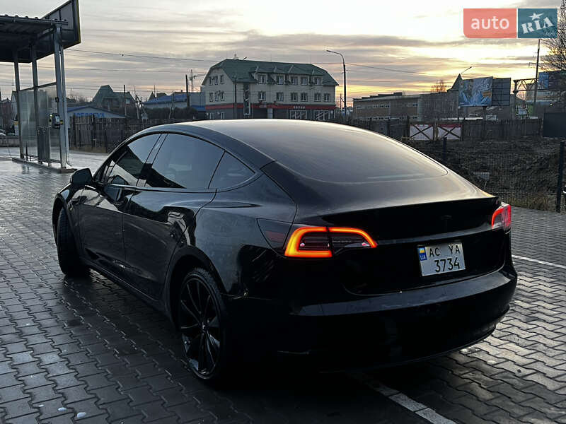 Седан Tesla Model 3 2018 в Луцке