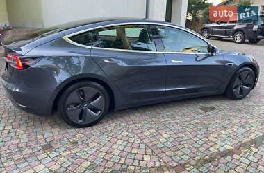 Седан Tesla Model 3 2018 в Львові