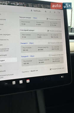 Седан Tesla Model 3 2020 в 