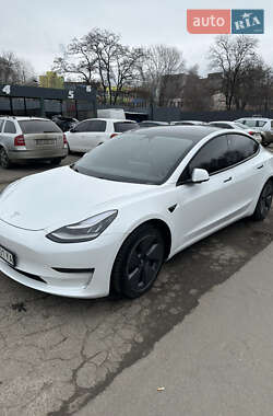 Седан Tesla Model 3 2020 в 