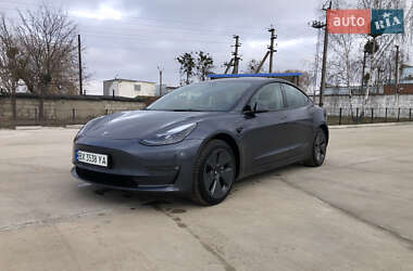 Седан Tesla Model 3 2022 в Нетешине