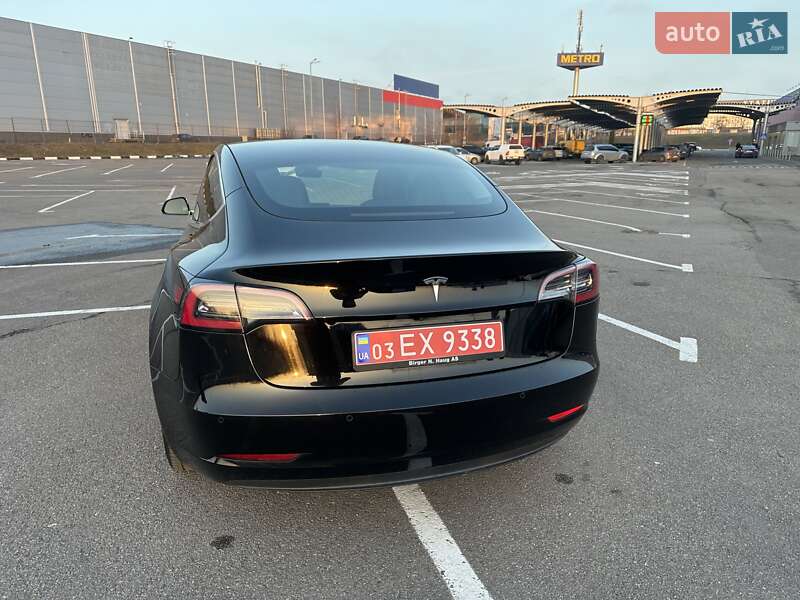 Седан Tesla Model 3 2019 в Рівному