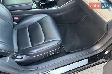 Седан Tesla Model 3 2019 в 