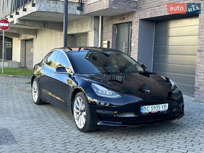 Tesla Model 3 2019
