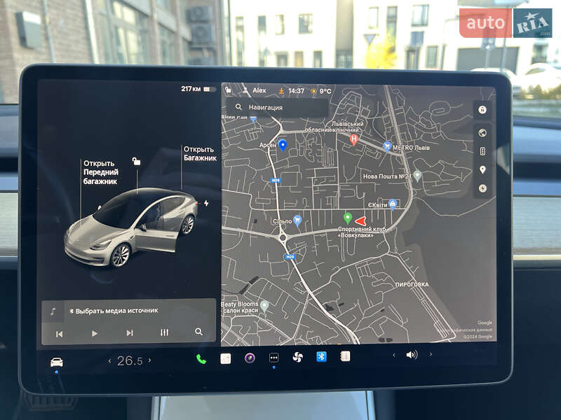 Седан Tesla Model 3 2019 в Львові