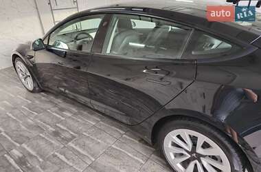 Седан Tesla Model 3 2022 в 