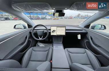 Седан Tesla Model 3 2024 в 