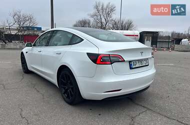 Седан Tesla Model 3 2020 в 
