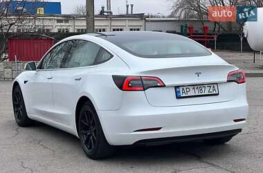 Седан Tesla Model 3 2020 в 