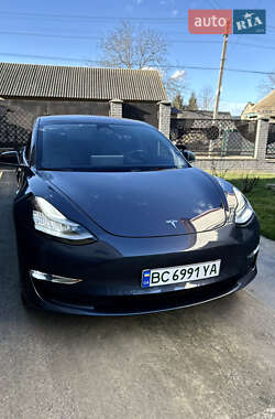 Седан Tesla Model 3 2019 в Львові