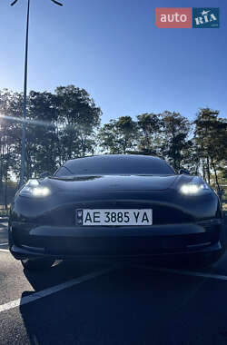 Седан Tesla Model 3 2022 в 