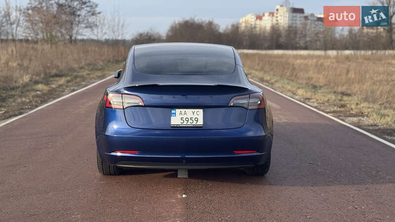 Седан Tesla Model 3 2021 в Києві