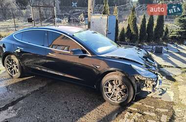 Седан Tesla Model 3 2018 в Львові