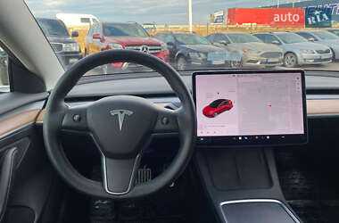 Седан Tesla Model 3 2021 в Львові