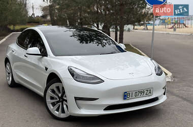 Седан Tesla Model 3 2022 в Киеве