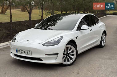 Седан Tesla Model 3 2022 в Киеве