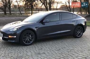 Седан Tesla Model 3 2022 в Луцке