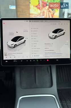 Седан Tesla Model 3 2022 в 