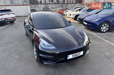 Седан Tesla Model 3 2021 в Киеве