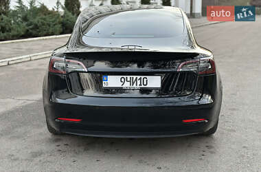 Седан Tesla Model 3 2021 в 