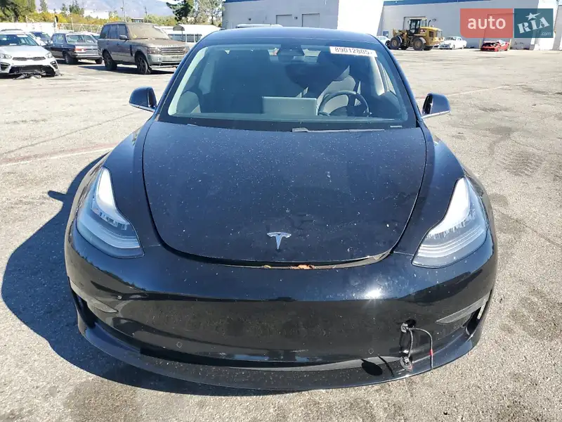 Седан Tesla Model 3 2018 в 
