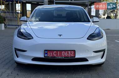 Седан Tesla Model 3 2022 в Ровно