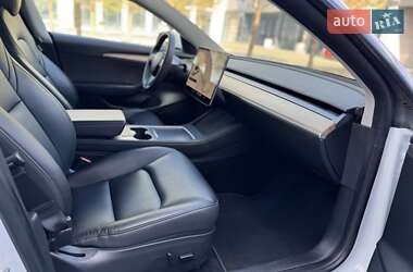 Седан Tesla Model 3 2022 в Ровно