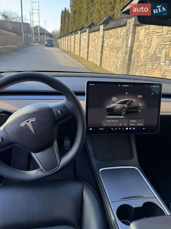 Седан Tesla Model 3 2022 в Надвірній