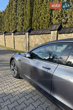 Седан Tesla Model 3 2022 в Надворной