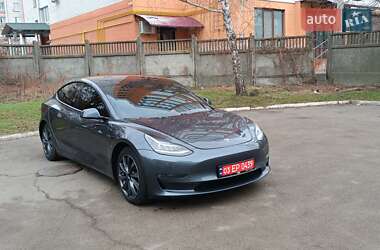 Седан Tesla Model 3 2018 в Чернигове