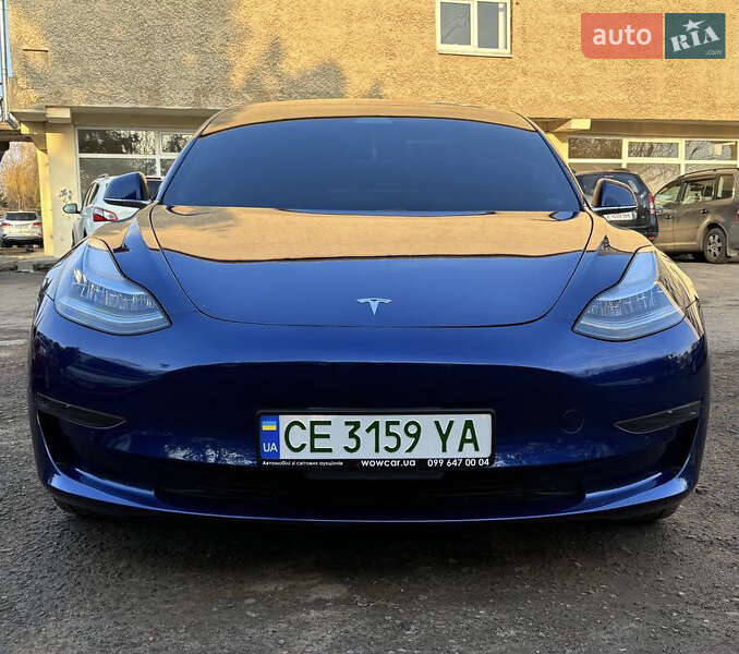 Седан Tesla Model 3 2020 в 