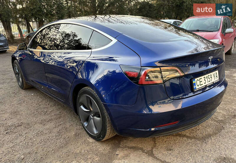 Седан Tesla Model 3 2020 в Чернівцях