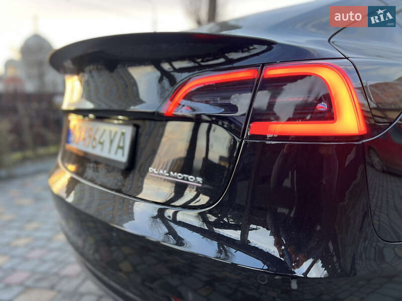 Седан Tesla Model 3 2022 в Тернополе