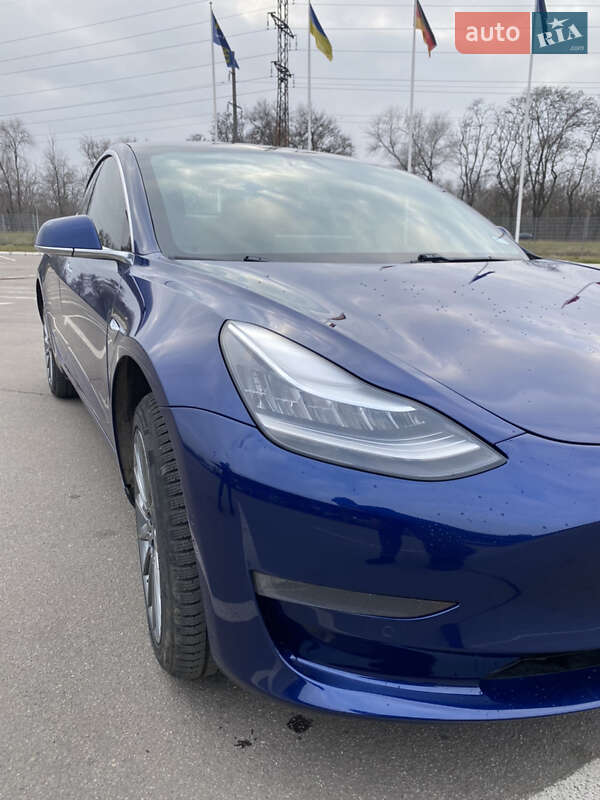 Седан Tesla Model 3 2020 в Запоріжжі