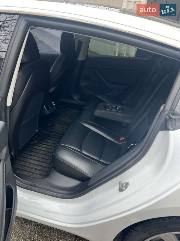 Седан Tesla Model 3 2019 в Одесі