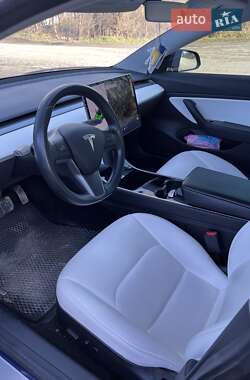 Седан Tesla Model 3 2019 в 